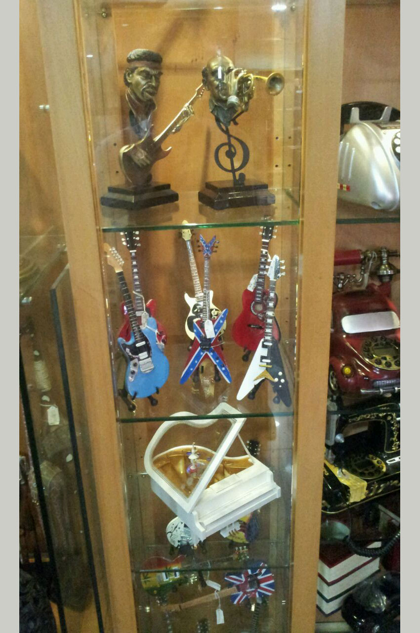 goofy,gift shops in Lebanon, arts in Lebanon,crafts in Lebanon, craft shops in Lebanon, gift stores in Lebanon, arts accessories in Lebanon,  home articles in Lebanon, home decorative items Lebanon, buying a gift from lebanon, Lebanon gifts, Lebanese gifts, Lebanese trendy gifts, Lebanon cool gifts, Lebanon adult gifts, Lebanese birthday gifts, Lebanese gift shops, Lebanon gift shops,Lebanese gift stores,Lebanese gifts, Lebanese paintings, wall decorations, collection of woodworks, paintings in lebanon, crystals in lebanon, glassware in lebanon, ironworks in lebanon, candlesticks in lebanon, lampshades in lebanon, home decorative items, picture frames in lebanon