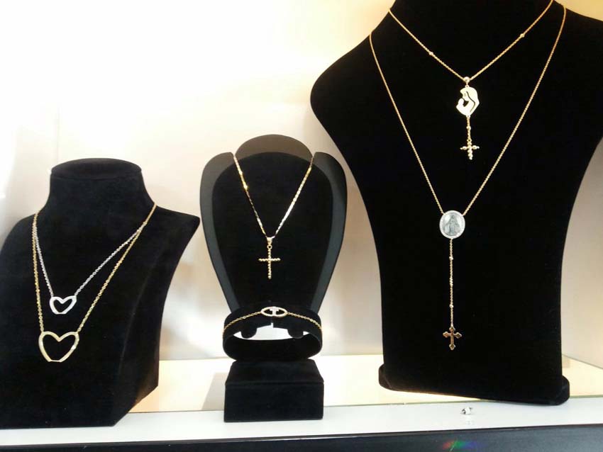 Tracy\'s Jewelry, Jewelery in Lebanon, Lebanon Jewelry, Diamonds in Lebanon, Gold in Lebanon, Watches in Lebanon,jewelry shops in lebanon, diamonds in lebanon, diamond rings in lebanon, diamond sets in lebanon, jewels in lebanon, diamond shops in lebanon, diamond stores in lebanon, jewellery shops in lebanon, buying gold in lebanon, gold sets in lebanon, gold rings in lebanon,wedding rings in lebanon, engagement rings in lebanon, wedding jewelry in lebanon