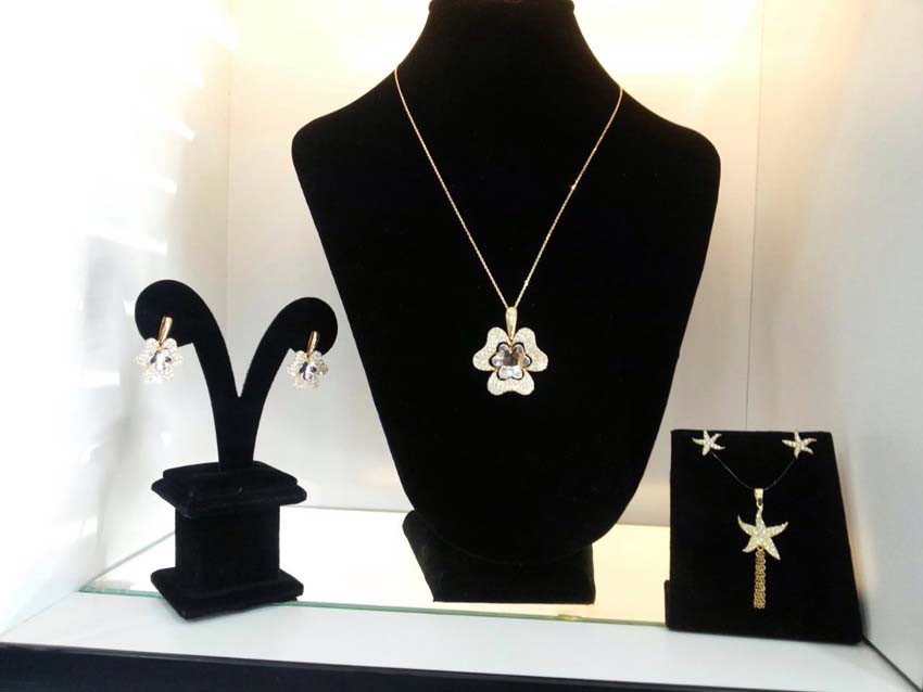 Tracy\'s Jewelry, Jewelery in Lebanon, Lebanon Jewelry, Diamonds in Lebanon, Gold in Lebanon, Watches in Lebanon,jewelry shops in lebanon, diamonds in lebanon, diamond rings in lebanon, diamond sets in lebanon, jewels in lebanon, diamond shops in lebanon, diamond stores in lebanon, jewellery shops in lebanon, buying gold in lebanon, gold sets in lebanon, gold rings in lebanon,wedding rings in lebanon, engagement rings in lebanon, wedding jewelry in lebanon