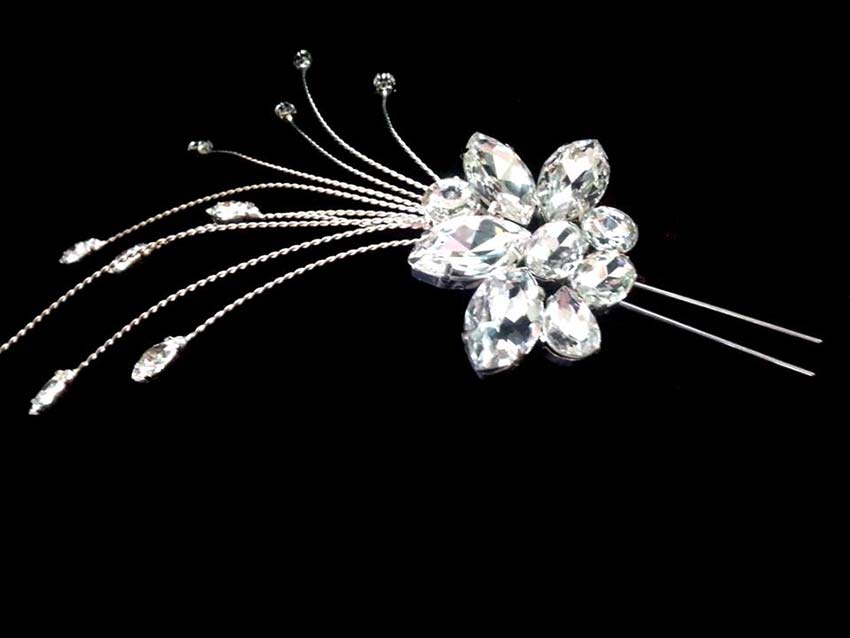 Champetra,Wedding accessories in Lebanon, fashion accessories in Lebanon, head accessories in Lebanon, hair accessories in Lebanon, tiara in Lebanon, wedding necklaces in Lebanon, handmade accessories in Lebanon, wedding jewellery in Lebanon, Lebanon wedding and fashion accessories