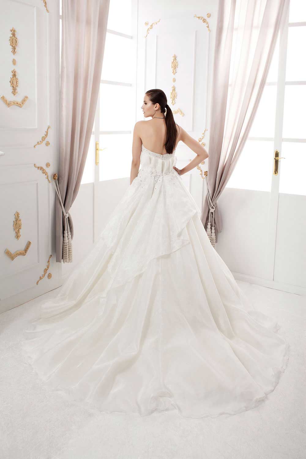 wedding dresses in Lebanon, weddings in Lebanon, wedding gowns in Lebanon, Lebanon wedding dresses, Lebanese brides