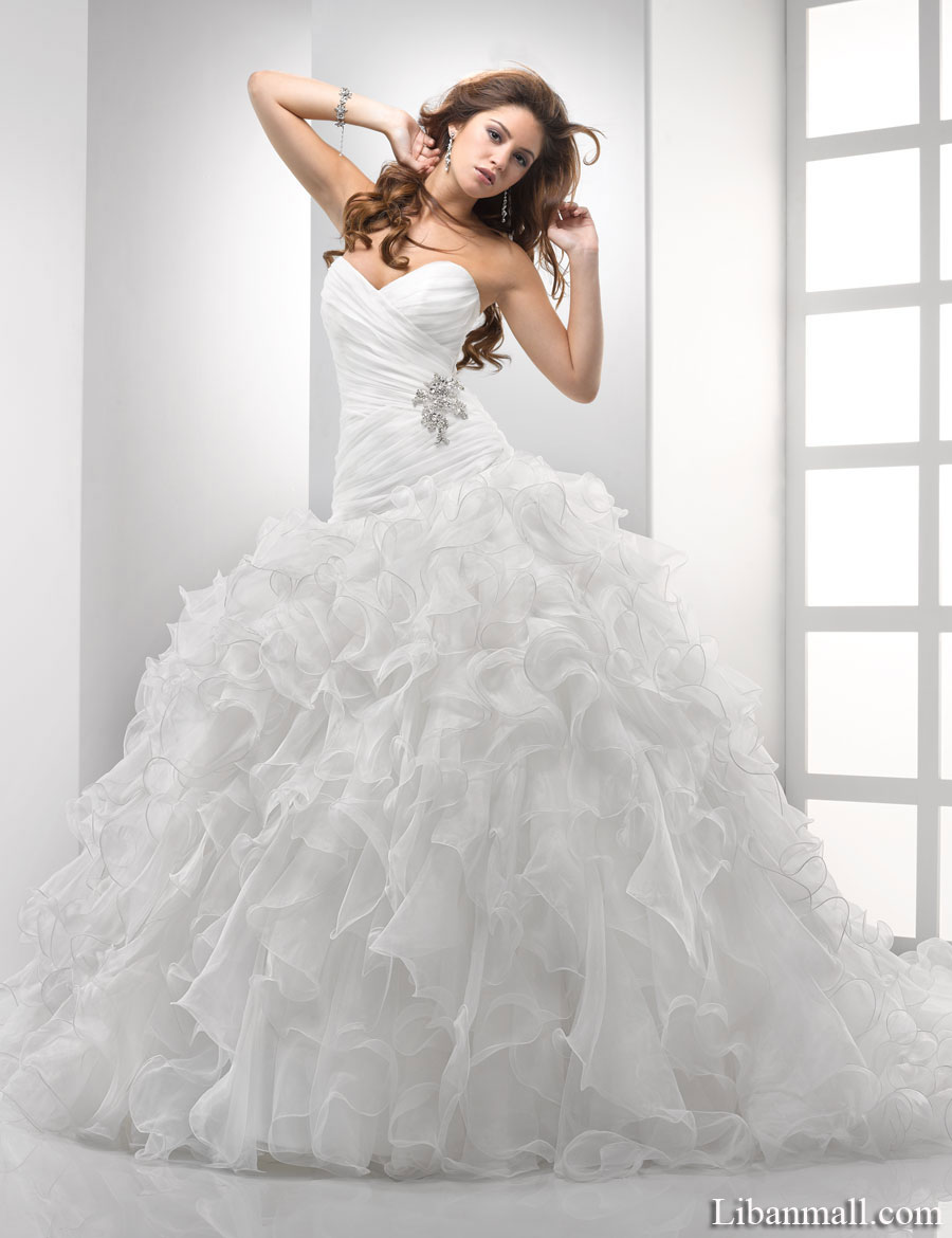 Noiva's - Wedding dresses in Lebanon, bridal gowns, bridal shop, bridal store