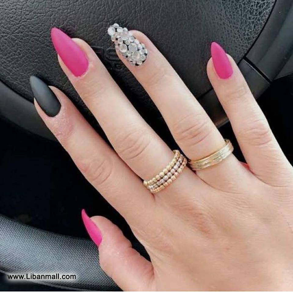 Carlos Nassim Hair Bar, Nail Artist